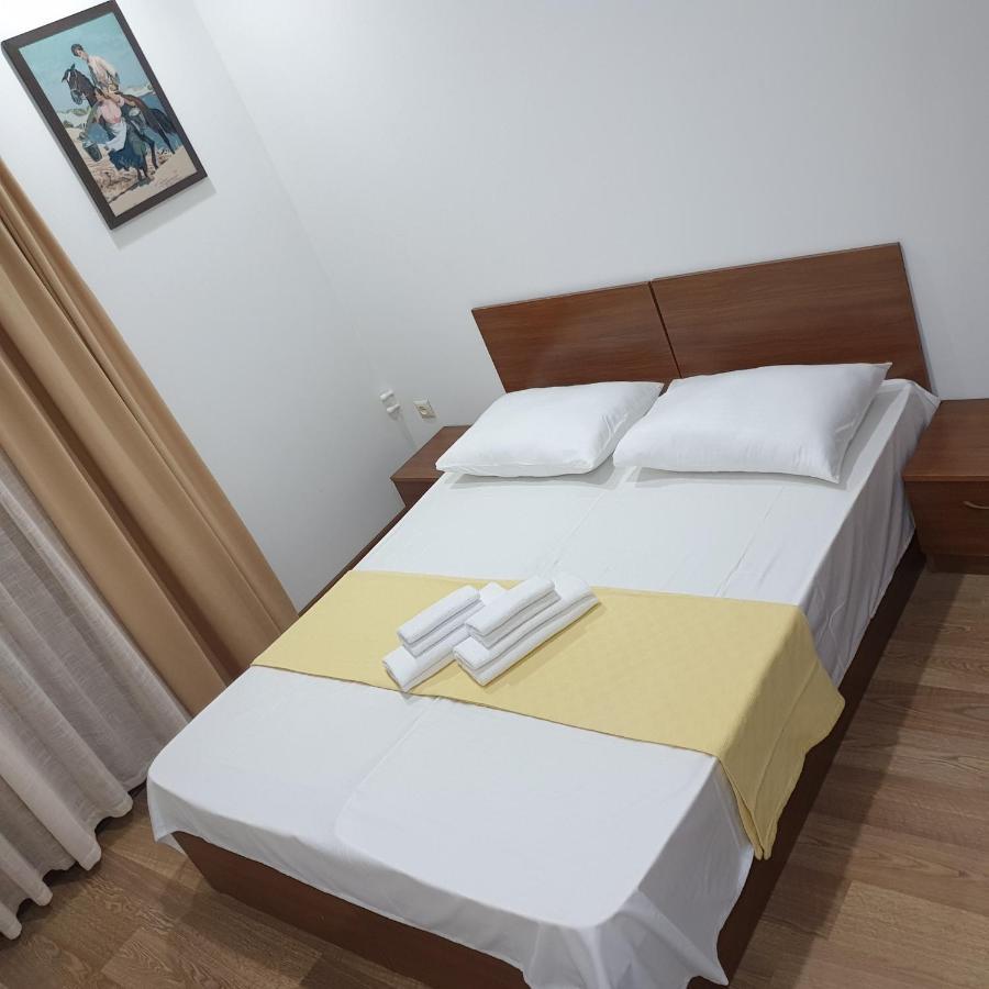 Hotel Leon Батуми Экстерьер фото