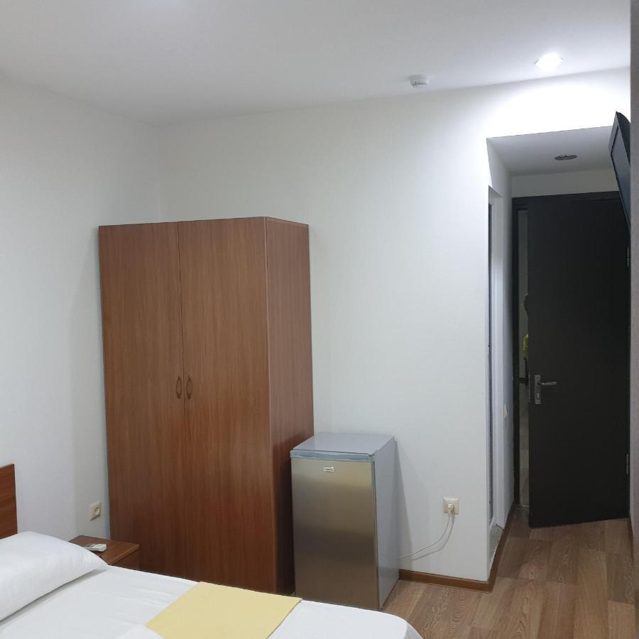 Hotel Leon Батуми Экстерьер фото