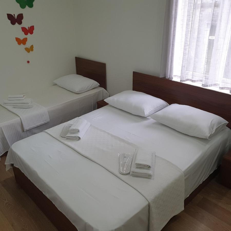Hotel Leon Батуми Экстерьер фото