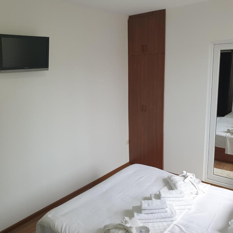Hotel Leon Батуми Экстерьер фото