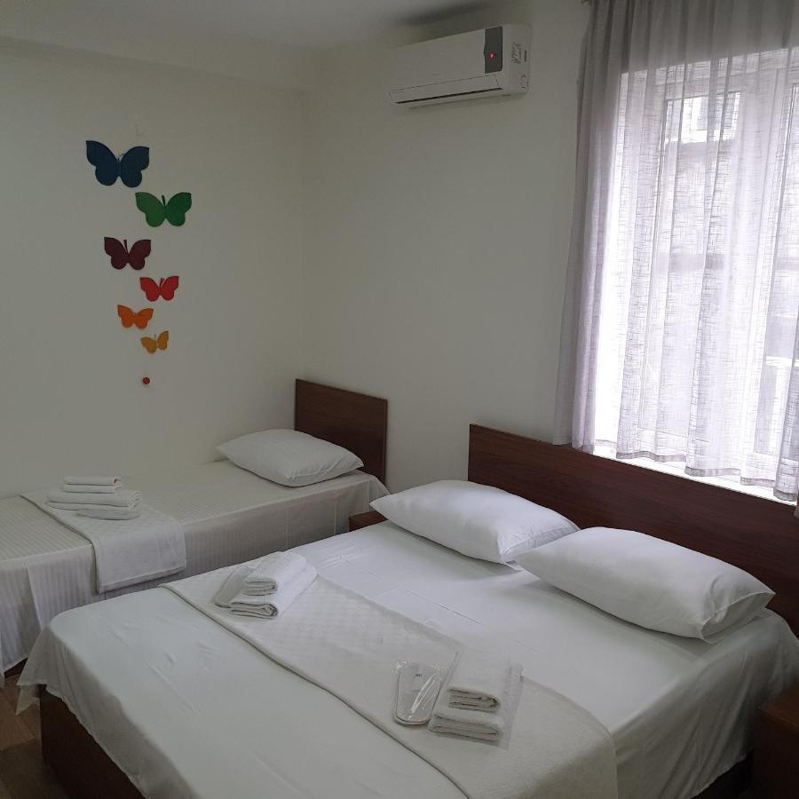 Hotel Leon Батуми Экстерьер фото