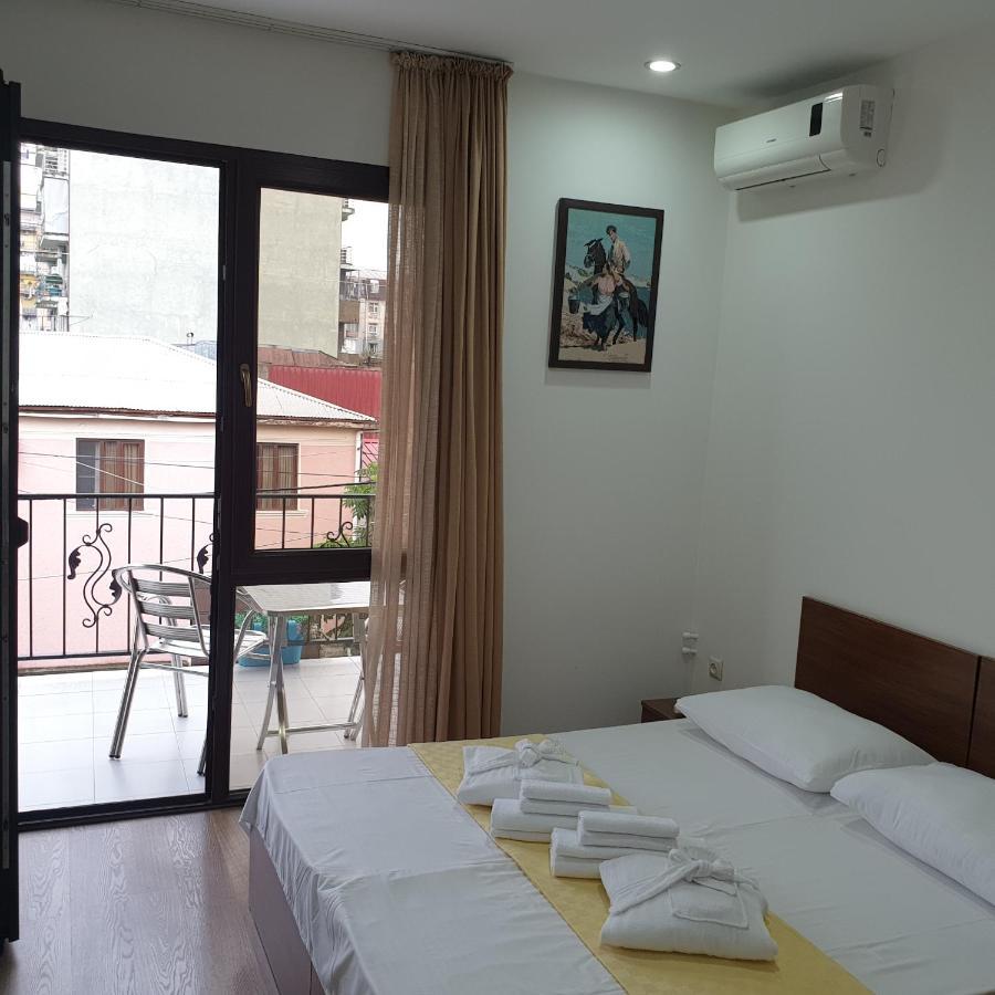Hotel Leon Батуми Экстерьер фото