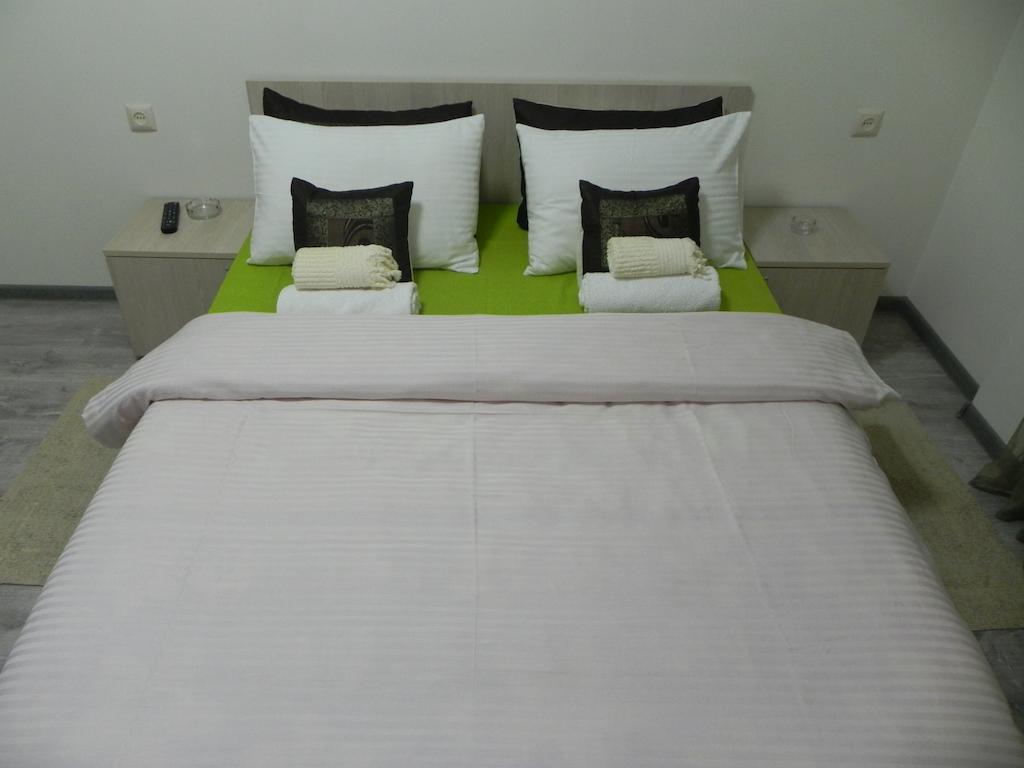 Hotel Leon Батуми Экстерьер фото