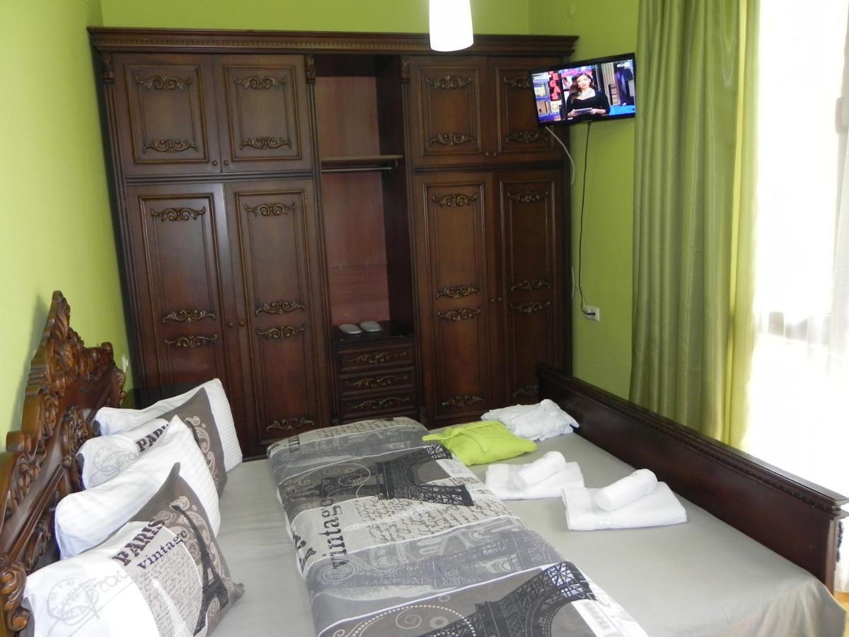 Hotel Leon Батуми Экстерьер фото
